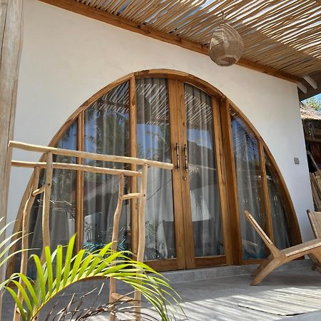 Rumah Canaria Bungalow Gili Trawangan Exterior photo