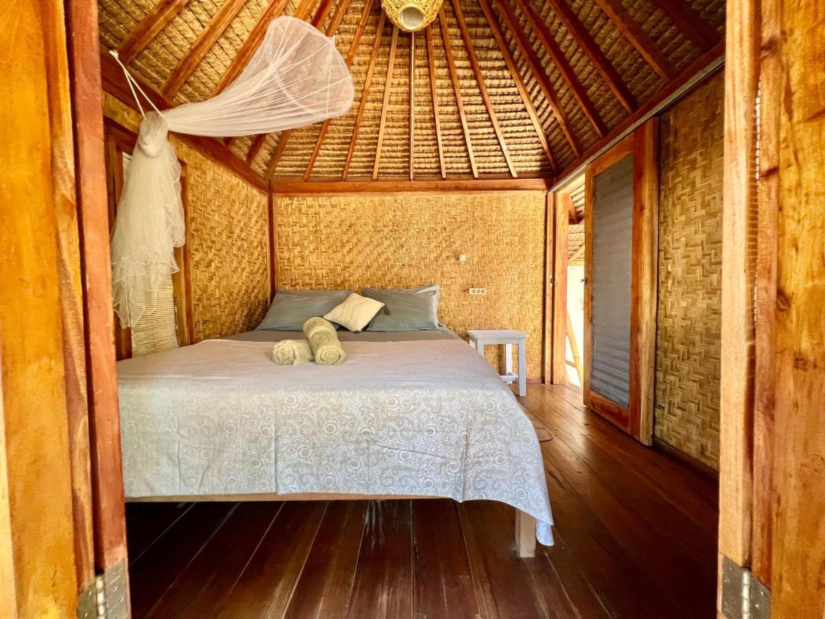 Rumah Canaria Bungalow Gili Trawangan Exterior photo