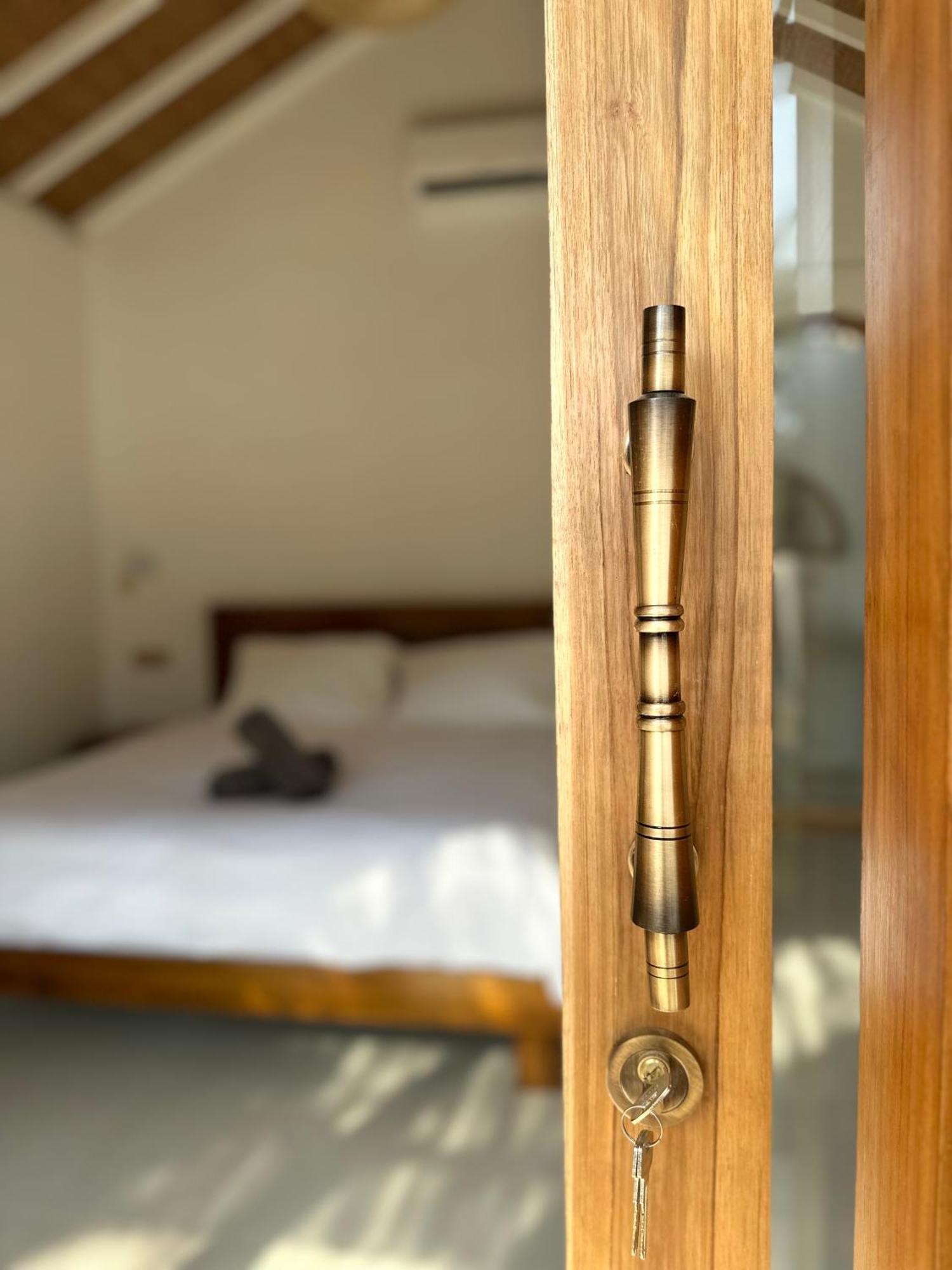 Rumah Canaria Bungalow Gili Trawangan Exterior photo